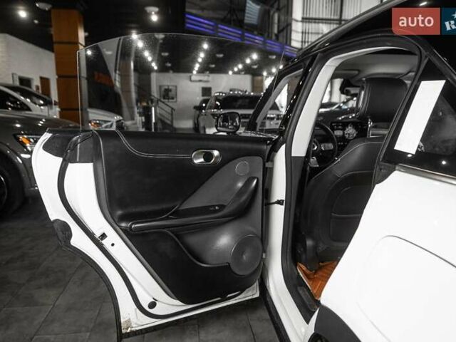 Белый Смарт Форфор, объемом двигателя 0 л и пробегом 56 тыс. км за 18900 $, фото 55 на Automoto.ua