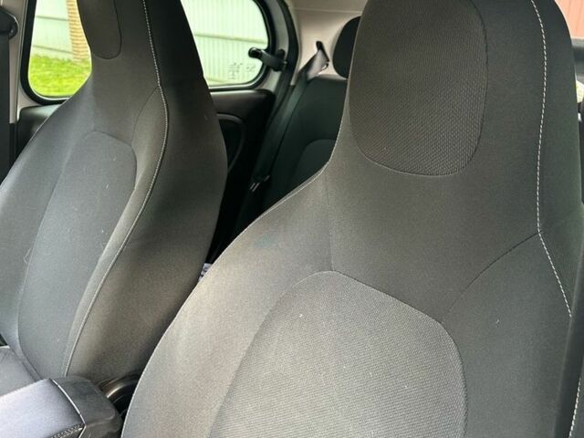 Білий Смарт Forfour, об'ємом двигуна 0 л та пробігом 65 тис. км за 8800 $, фото 7 на Automoto.ua