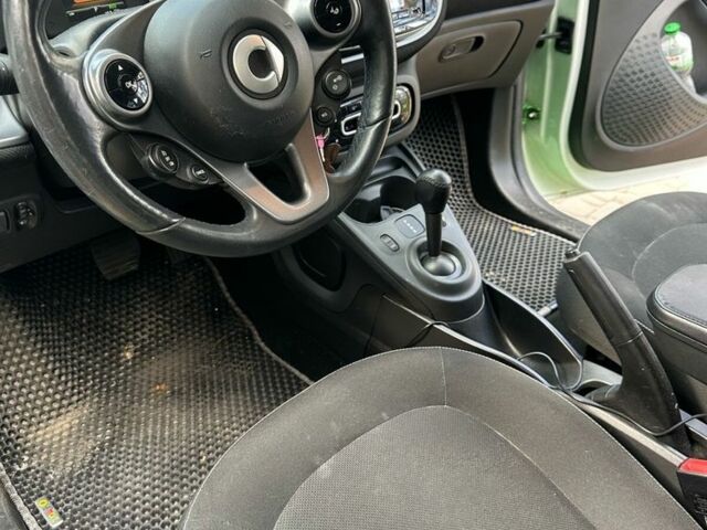 Білий Смарт Forfour, об'ємом двигуна 0 л та пробігом 63 тис. км за 8700 $, фото 5 на Automoto.ua