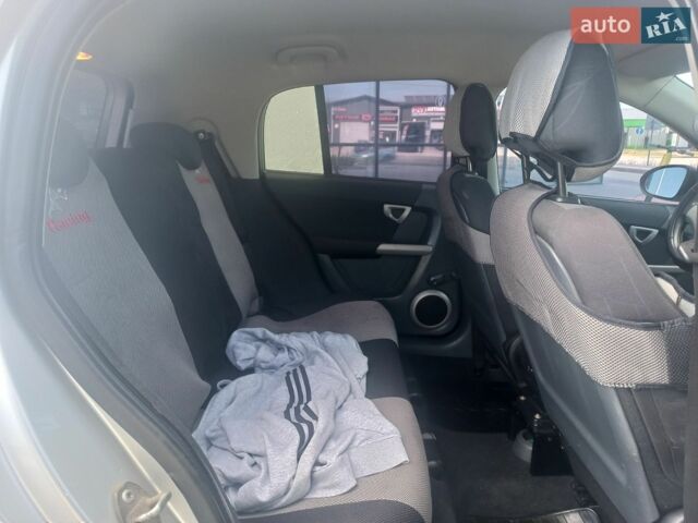 Чорний Смарт Forfour, об'ємом двигуна 1.12 л та пробігом 215 тис. км за 2750 $, фото 24 на Automoto.ua