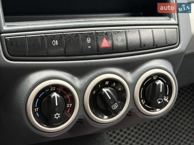 Чорний Смарт Forfour, об'ємом двигуна 1.12 л та пробігом 224 тис. км за 3900 $, фото 24 на Automoto.ua