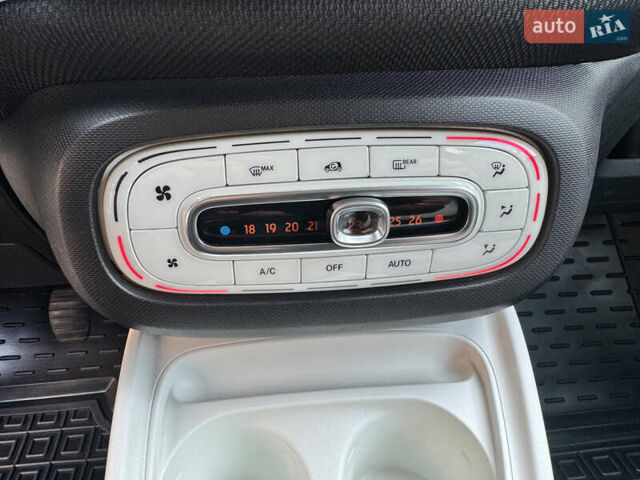 Чорний Смарт Forfour, об'ємом двигуна 1 л та пробігом 80 тис. км за 5850 $, фото 19 на Automoto.ua