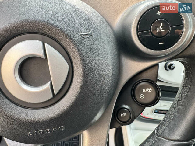 Чорний Смарт Forfour, об'ємом двигуна 1 л та пробігом 80 тис. км за 5850 $, фото 20 на Automoto.ua