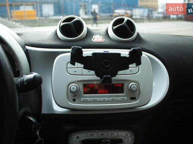 Чорний Смарт Forfour, об'ємом двигуна 1 л та пробігом 77 тис. км за 7700 $, фото 16 на Automoto.ua