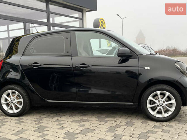 Чорний Смарт Forfour, об'ємом двигуна 1 л та пробігом 68 тис. км за 10890 $, фото 7 на Automoto.ua