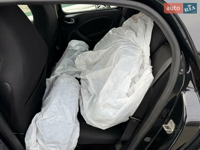 Чорний Смарт Forfour, об'ємом двигуна 1 л та пробігом 86 тис. км за 10790 $, фото 20 на Automoto.ua