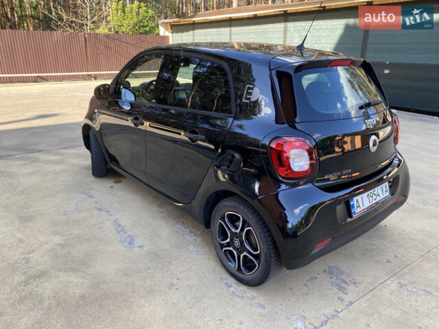 Чорний Смарт Forfour, об'ємом двигуна 0 л та пробігом 35 тис. км за 10000 $, фото 4 на Automoto.ua