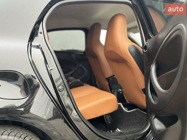 Чорний Смарт Forfour, об'ємом двигуна 1 л та пробігом 68 тис. км за 10890 $, фото 18 на Automoto.ua