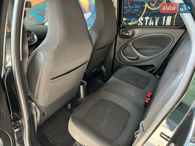 Чорний Смарт Forfour, об'ємом двигуна 0 л та пробігом 21 тис. км за 14499 $, фото 13 на Automoto.ua