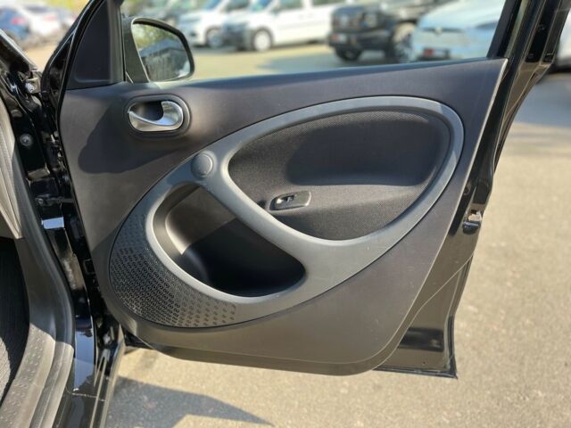 Чорний Смарт Forfour, об'ємом двигуна 0 л та пробігом 43 тис. км за 12500 $, фото 16 на Automoto.ua