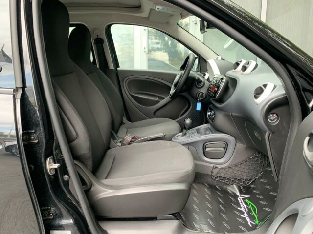 Чорний Смарт Forfour, об'ємом двигуна 0 л та пробігом 16 тис. км за 16900 $, фото 19 на Automoto.ua