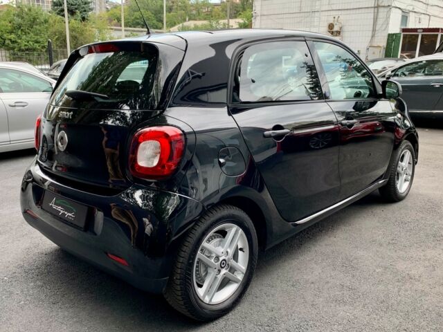 Чорний Смарт Forfour, об'ємом двигуна 0 л та пробігом 16 тис. км за 16900 $, фото 5 на Automoto.ua