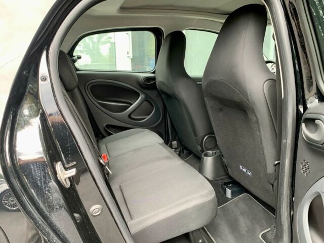 Чорний Смарт Forfour, об'ємом двигуна 0 л та пробігом 16 тис. км за 16900 $, фото 21 на Automoto.ua