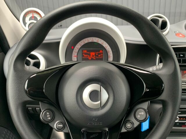 Чорний Смарт Forfour, об'ємом двигуна 0 л та пробігом 16 тис. км за 16900 $, фото 29 на Automoto.ua