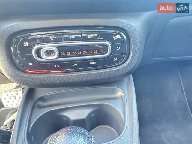 Коричневий Смарт Forfour, об'ємом двигуна 0 л та пробігом 36 тис. км за 8800 $, фото 14 на Automoto.ua