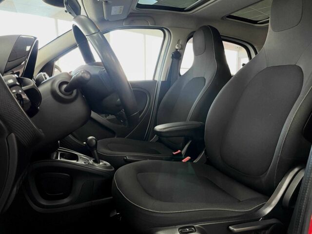 Червоний Смарт Forfour, об'ємом двигуна 0.9 л та пробігом 140 тис. км за 8990 $, фото 8 на Automoto.ua