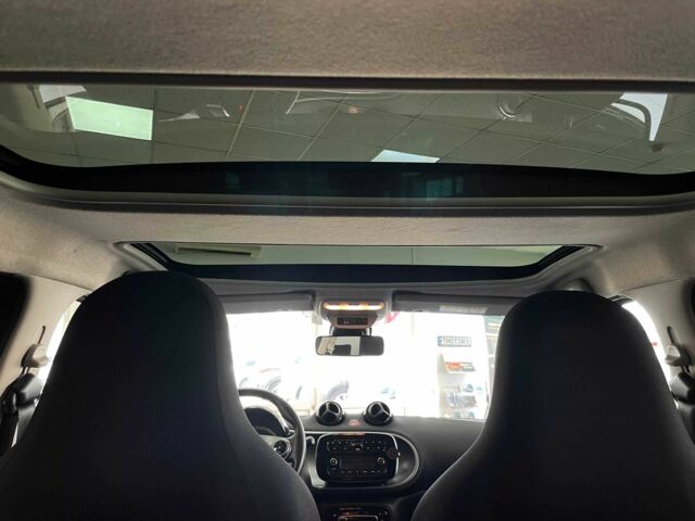 Червоний Смарт Forfour, об'ємом двигуна 0.9 л та пробігом 140 тис. км за 8990 $, фото 19 на Automoto.ua