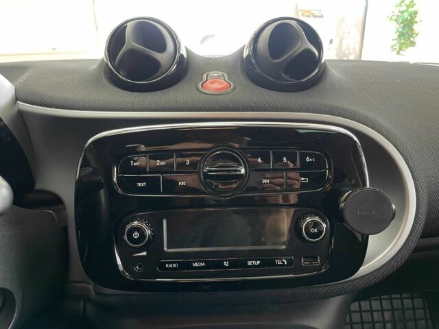 Червоний Смарт Forfour, об'ємом двигуна 0.9 л та пробігом 140 тис. км за 8990 $, фото 13 на Automoto.ua