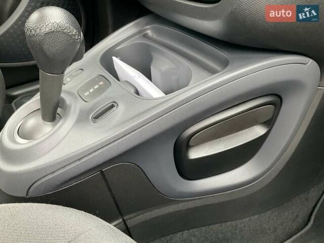 Червоний Смарт Forfour, об'ємом двигуна 0 л та пробігом 34 тис. км за 8900 $, фото 22 на Automoto.ua