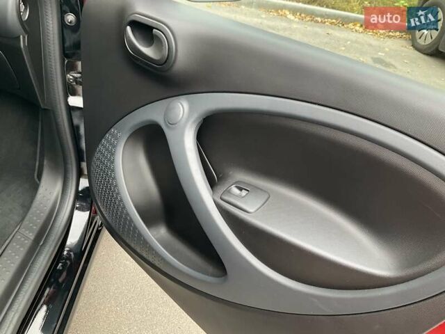 Червоний Смарт Forfour, об'ємом двигуна 0 л та пробігом 34 тис. км за 8900 $, фото 17 на Automoto.ua