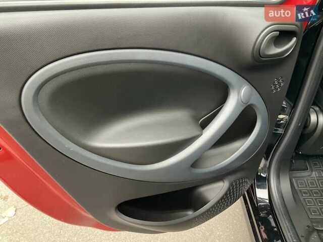 Червоний Смарт Forfour, об'ємом двигуна 0 л та пробігом 34 тис. км за 8900 $, фото 14 на Automoto.ua