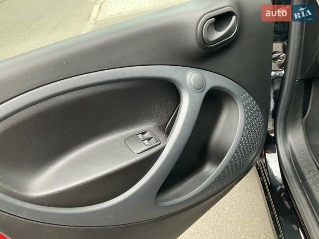 Червоний Смарт Forfour, об'ємом двигуна 0 л та пробігом 34 тис. км за 8900 $, фото 24 на Automoto.ua