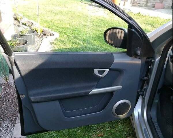 Серый Смарт Форфор, объемом двигателя 1.3 л и пробегом 250 тыс. км за 3800 $, фото 4 на Automoto.ua