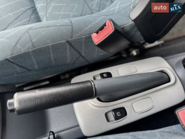 Сірий Смарт Forfour, об'ємом двигуна 1.33 л та пробігом 306 тис. км за 3990 $, фото 13 на Automoto.ua