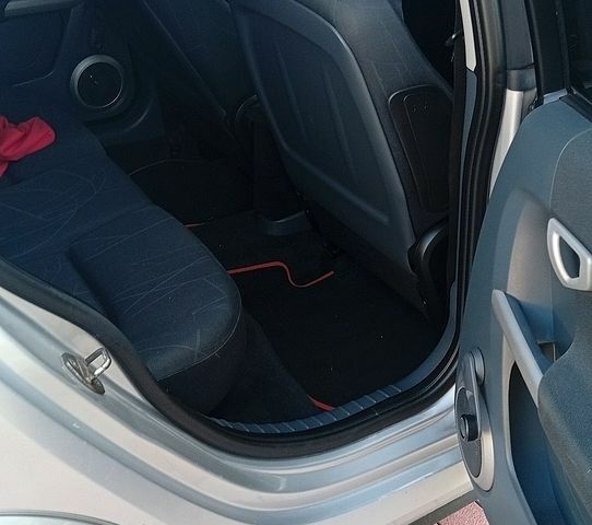 Сірий Смарт Forfour, об'ємом двигуна 1.33 л та пробігом 227 тис. км за 3700 $, фото 16 на Automoto.ua