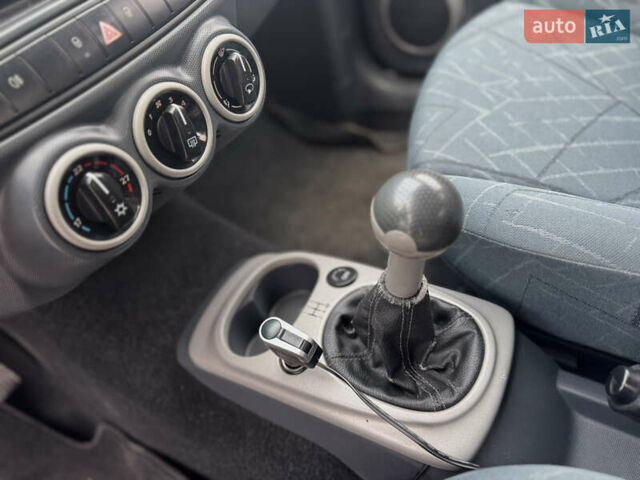 Сірий Смарт Forfour, об'ємом двигуна 1.33 л та пробігом 306 тис. км за 3990 $, фото 14 на Automoto.ua