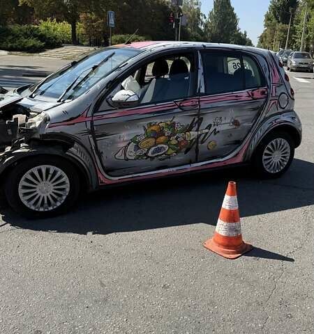 Серый Смарт Форфор, объемом двигателя 1.1 л и пробегом 250 тыс. км за 1300 $, фото 1 на Automoto.ua