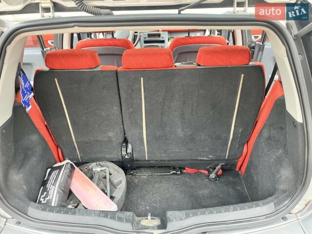 Сірий Смарт Forfour, об'ємом двигуна 1.5 л та пробігом 216 тис. км за 3900 $, фото 6 на Automoto.ua