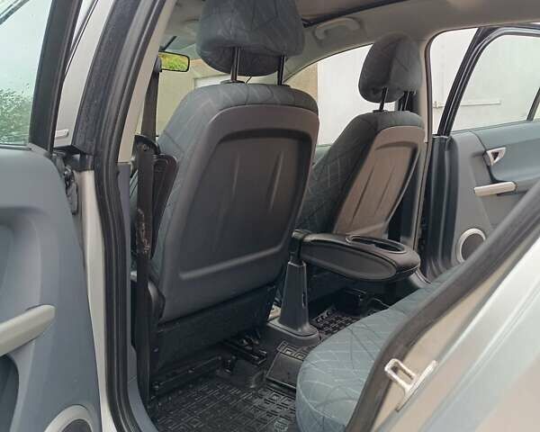 Сірий Смарт Forfour, об'ємом двигуна 1.5 л та пробігом 290 тис. км за 3800 $, фото 5 на Automoto.ua