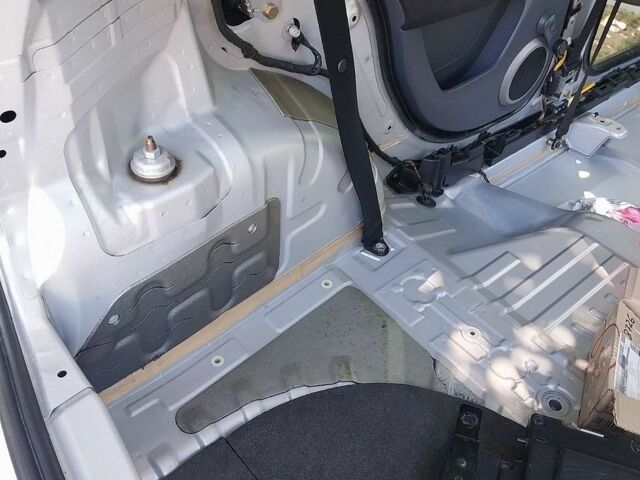 Сірий Смарт Forfour, об'ємом двигуна 1.33 л та пробігом 168 тис. км за 3900 $, фото 12 на Automoto.ua