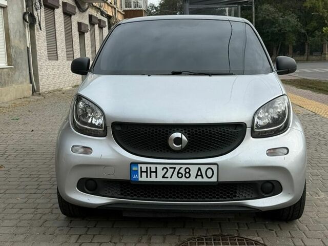 Сірий Смарт Forfour, об'ємом двигуна 1 л та пробігом 146 тис. км за 5850 $, фото 2 на Automoto.ua