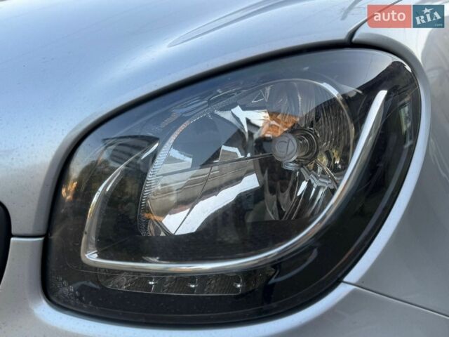 Сірий Смарт Forfour, об'ємом двигуна 1 л та пробігом 145 тис. км за 5900 $, фото 5 на Automoto.ua