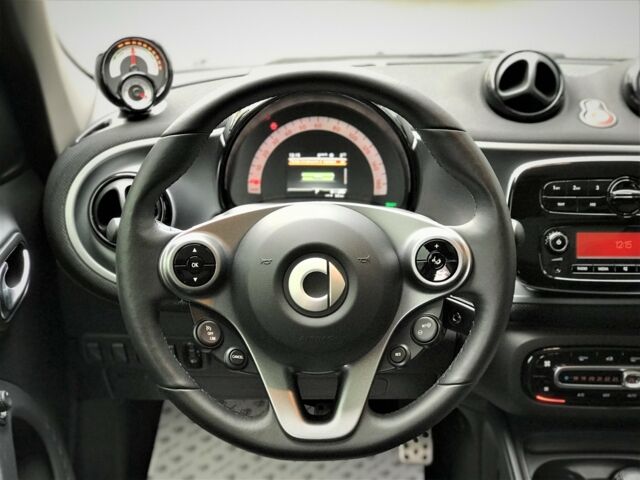 Сірий Смарт Forfour, об'ємом двигуна 0 л та пробігом 10 тис. км за 17000 $, фото 14 на Automoto.ua