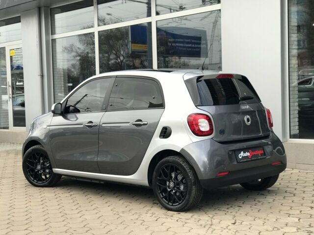 Сірий Смарт Forfour, об'ємом двигуна 0 л та пробігом 10 тис. км за 17000 $, фото 4 на Automoto.ua