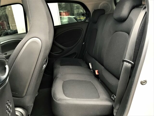 Сірий Смарт Forfour, об'ємом двигуна 0 л та пробігом 10 тис. км за 17000 $, фото 21 на Automoto.ua