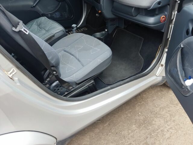 Серый Смарт Форфор, объемом двигателя 0.6 л и пробегом 220 тыс. км за 3000 $, фото 7 на Automoto.ua