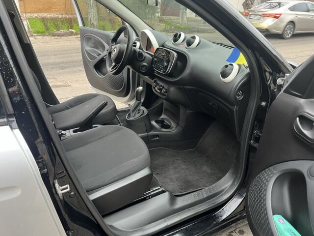 Сірий Смарт Forfour, об'ємом двигуна 1 л та пробігом 142 тис. км за 5397 $, фото 4 на Automoto.ua