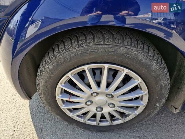 Синій Смарт Forfour, об'ємом двигуна 1.12 л та пробігом 139 тис. км за 4899 $, фото 8 на Automoto.ua