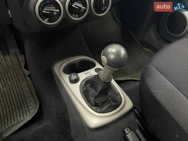 Зелений Смарт Forfour, об'ємом двигуна 1.12 л та пробігом 193 тис. км за 3790 $, фото 23 на Automoto.ua