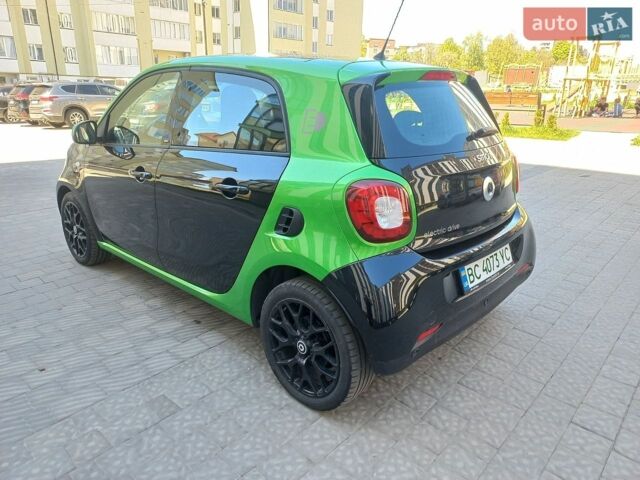 Зелений Смарт Forfour, об'ємом двигуна 0 л та пробігом 61 тис. км за 7800 $, фото 5 на Automoto.ua