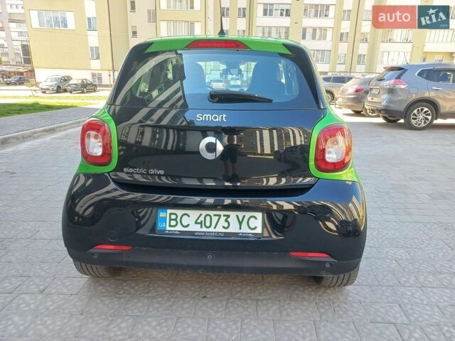 Зелений Смарт Forfour, об'ємом двигуна 0 л та пробігом 61 тис. км за 7800 $, фото 4 на Automoto.ua