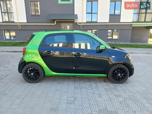 Зелений Смарт Forfour, об'ємом двигуна 0 л та пробігом 61 тис. км за 7800 $, фото 2 на Automoto.ua