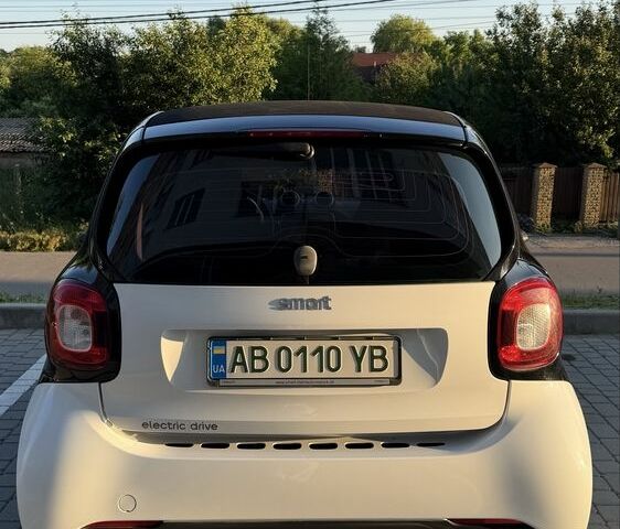 Белый Смарт Форту, объемом двигателя 0 л и пробегом 65 тыс. км за 8000 $, фото 3 на Automoto.ua