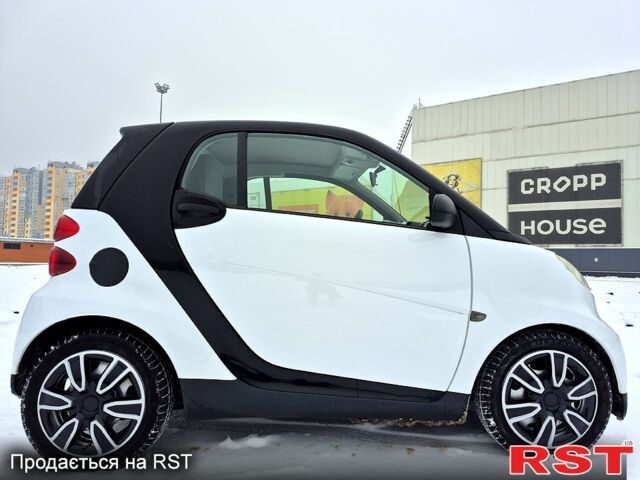 Белый Смарт Форту, объемом двигателя 1 л и пробегом 168 тыс. км за 4800 $, фото 1 на Automoto.ua