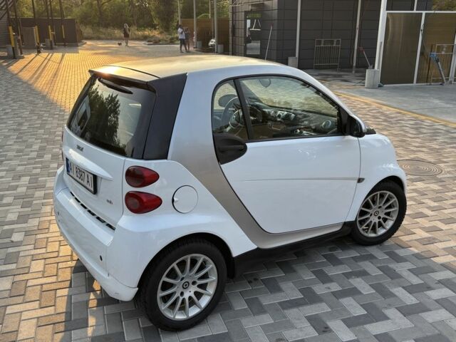 Білий Смарт Fortwo, об'ємом двигуна 1 л та пробігом 235 тис. км за 4513 $, фото 5 на Automoto.ua