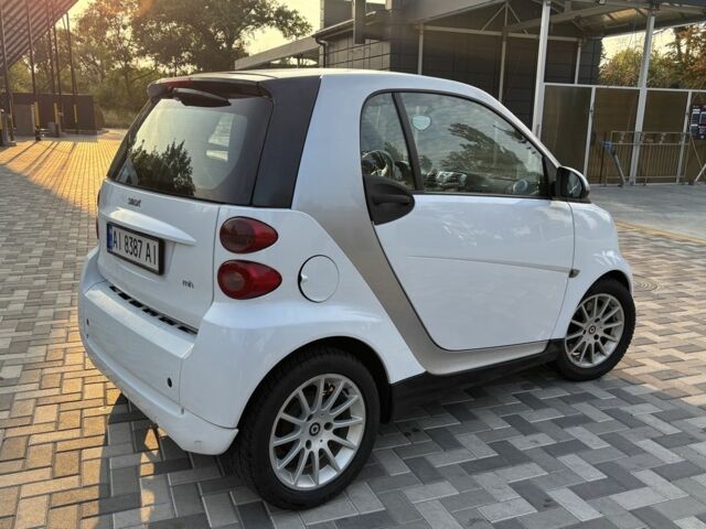 Білий Смарт Fortwo, об'ємом двигуна 1 л та пробігом 235 тис. км за 4513 $, фото 6 на Automoto.ua